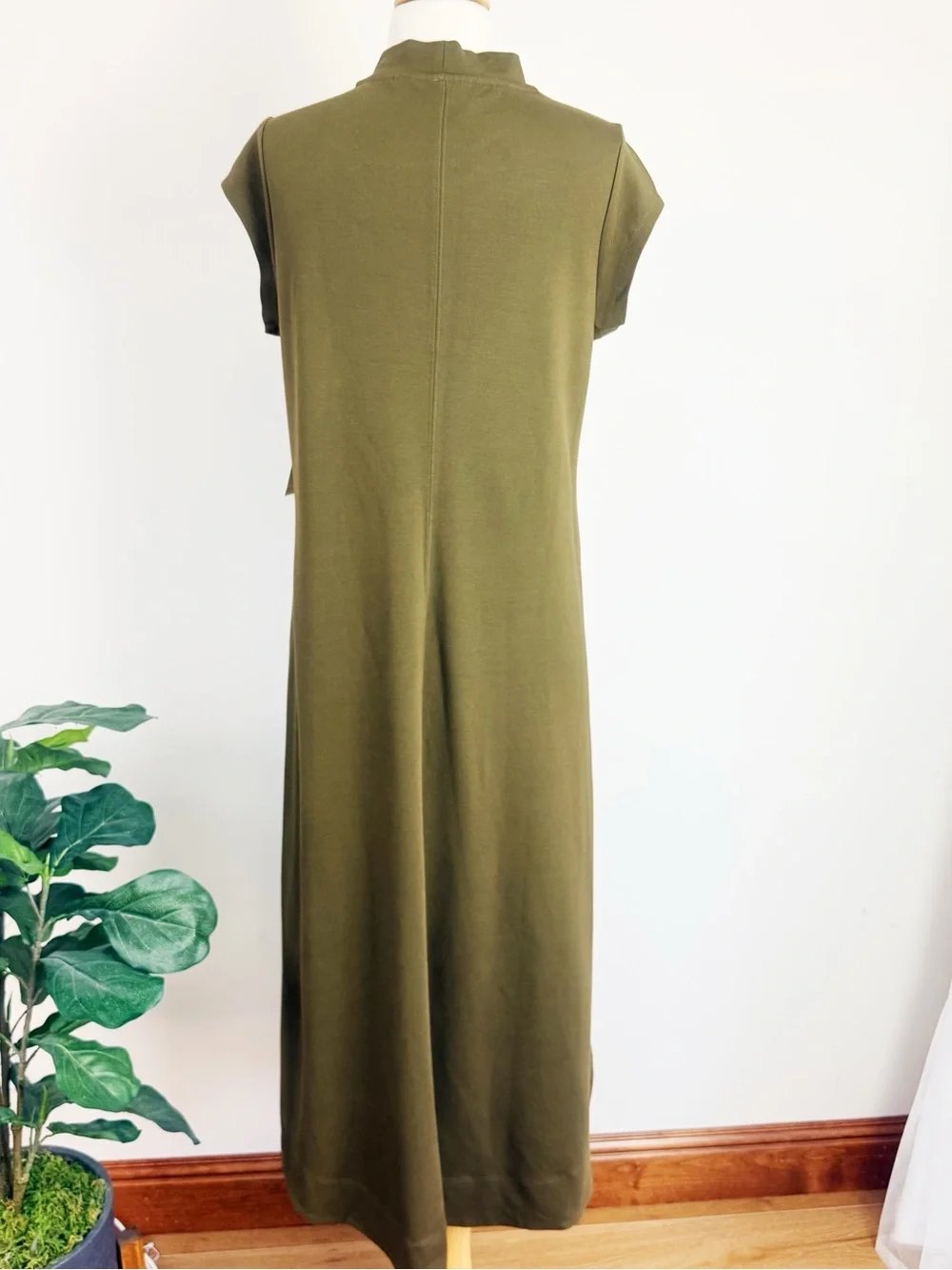 💋Anthropologie Olive Green Mock Neck Maxi Dress with Pocket